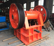 鄂式(shi)破碎機